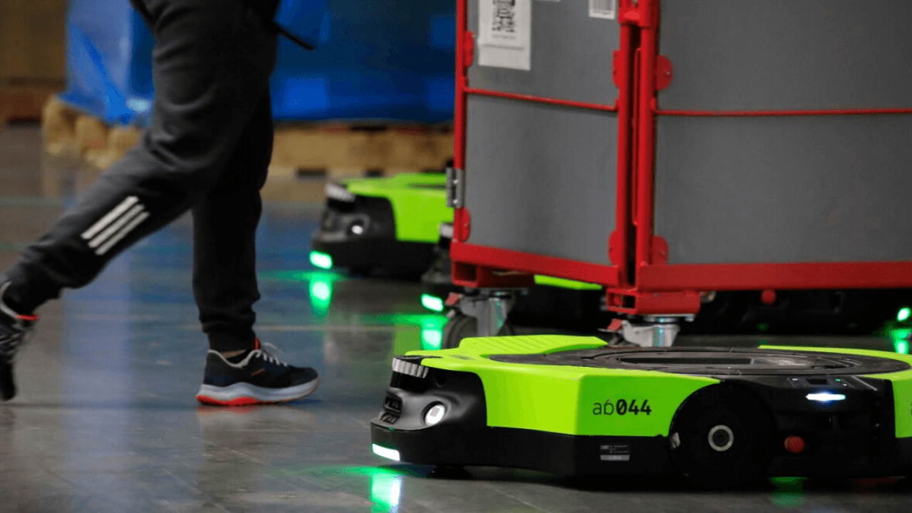 Amazon, çalışanların konuşabileceği otonom depo robotu Proteus'u tanıttı
