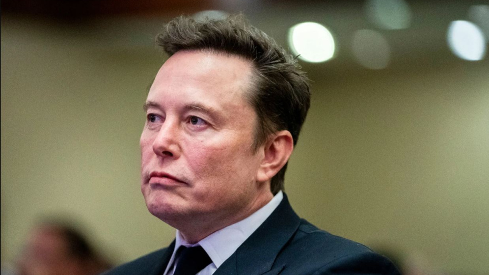 Elon Musk trilyoner statüsünü kaybetti