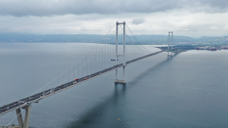 Otoyol ve köprü ücretlerine zam