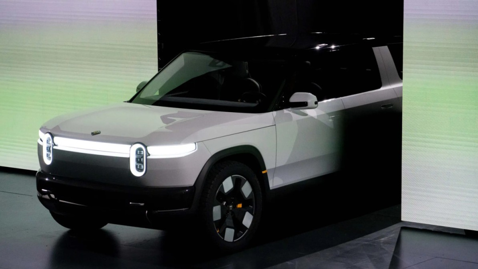 Rivian, ilk R2 SUV'un teslimatlarına başladı