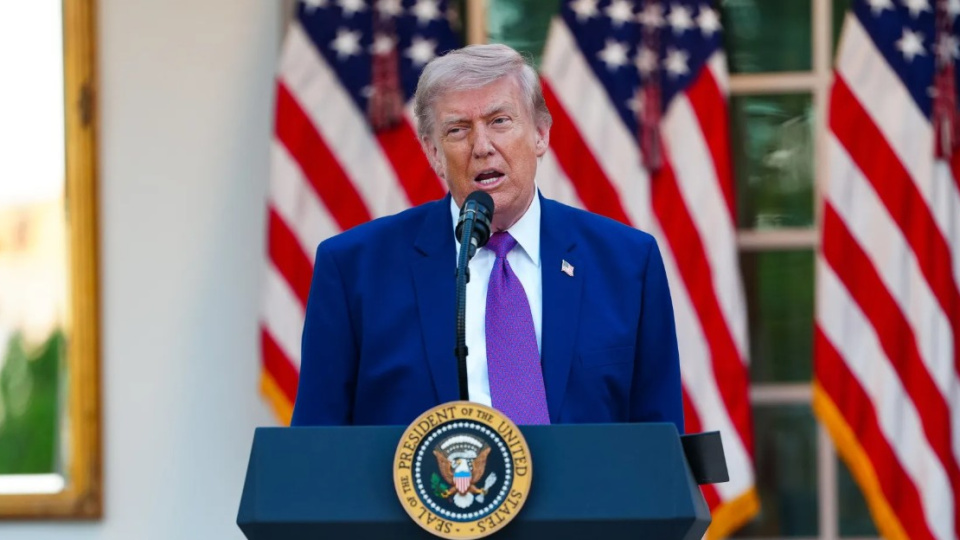 Trump: İran'la görüşmeler devam ediyor